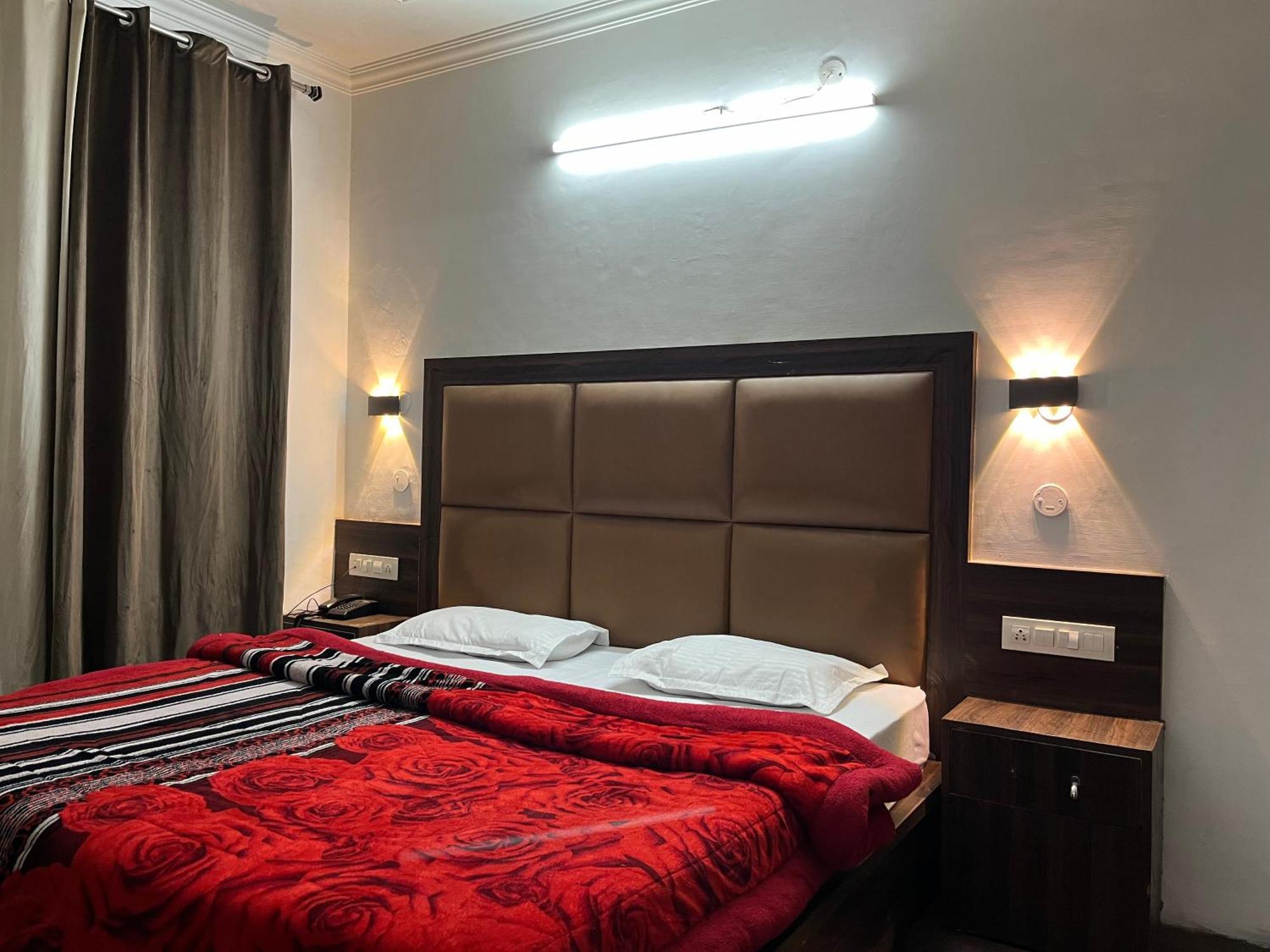 Hotel Premier Mall Road Manali المظهر الخارجي الصورة