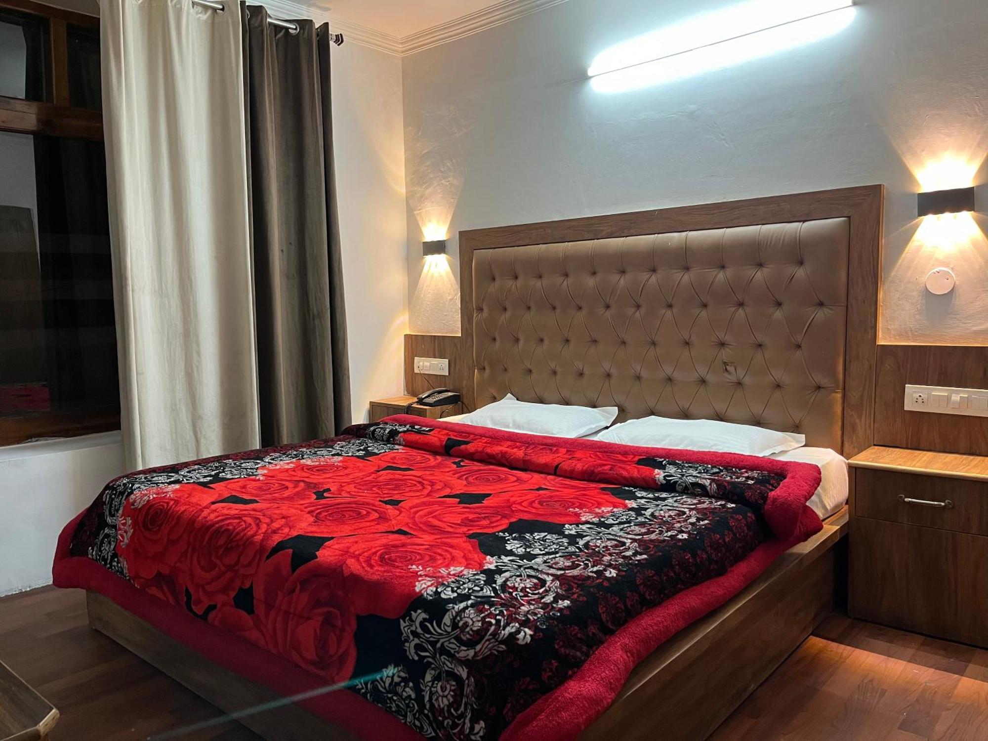 Hotel Premier Mall Road Manali المظهر الخارجي الصورة