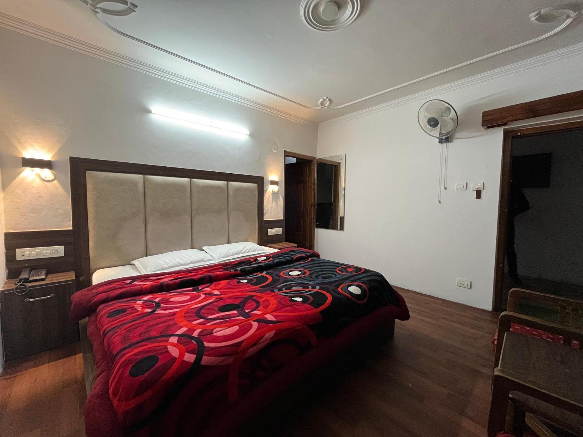 Hotel Premier Mall Road Manali المظهر الخارجي الصورة